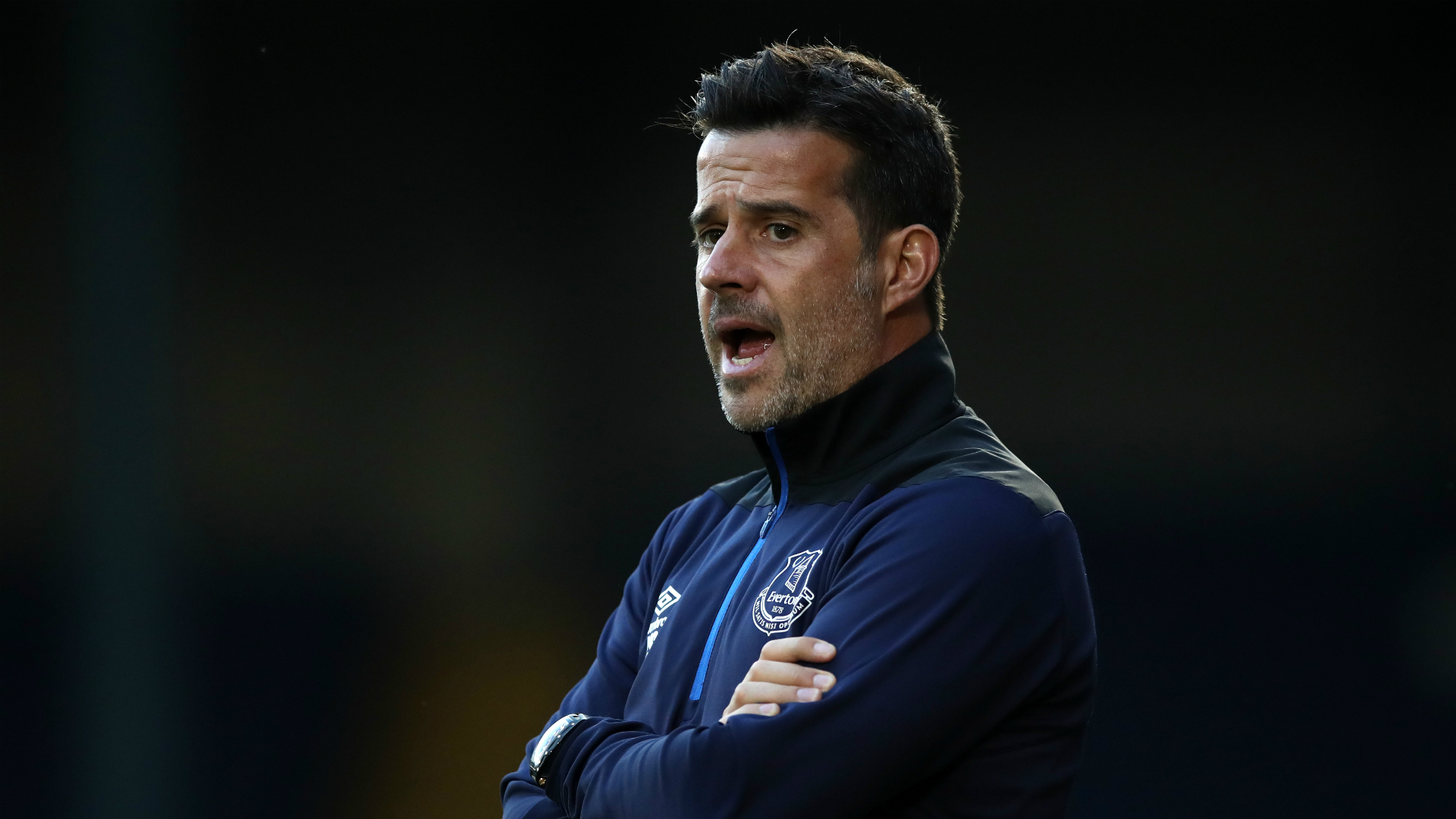 守中场哈维 守中场哈维